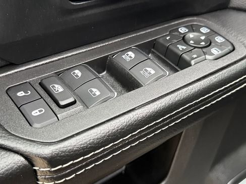 New 2026 RAM 2500 Laramie AWD/4WD image 21