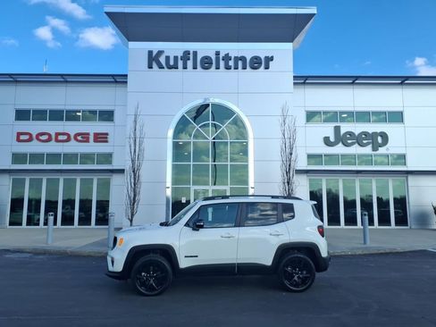 Used 2022 Jeep Renegade Altitude w/ Convenience Group AWD/4WD image 1