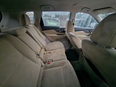 Used 2015 Nissan Rogue SV image 12