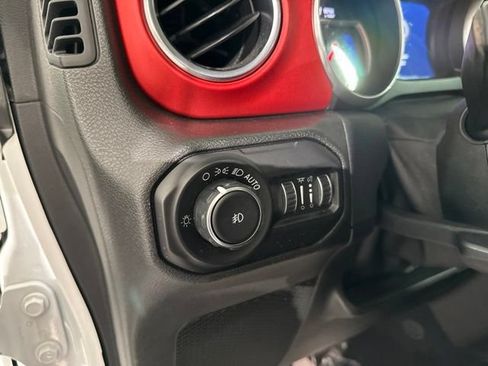 Used 2018 Jeep Wrangler Unlimited Rubicon AWD/4WD image 19
