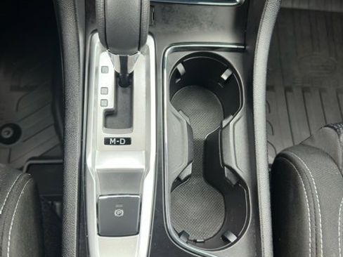 Used 2023 Subaru Ascent Premium w/ Convenience Package image 13