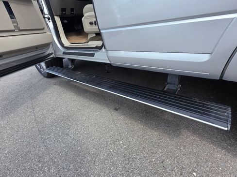 Used 2015 Lincoln Navigator 2WD image 10