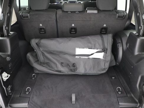 Used 2023 Jeep Wrangler Unlimited image 30