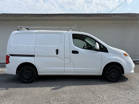 Used 2020 Nissan NV200 SV FWD image 1