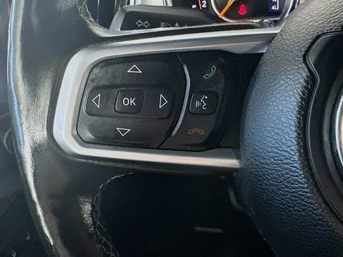 Used 2019 Jeep Wrangler Unlimited Sahara AWD/4WD image 25