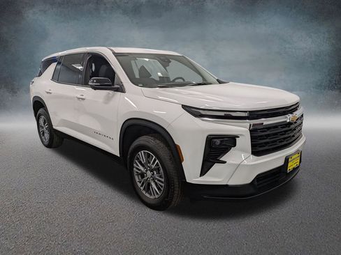 Used 2024 Chevrolet Traverse LS w/ LPO, Floor Liner Package FWD image 3