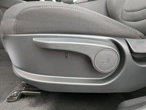 New 2026 Hyundai Tucson SE image 11