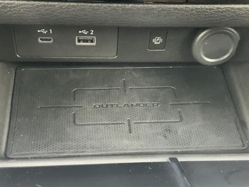 Used 2025 Mitsubishi Outlander 4WD Plug-In Hybrid image 41