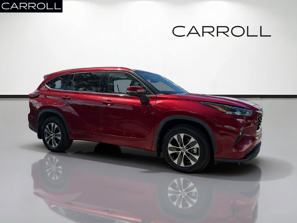 Used 2022 Toyota Highlander XLE FWD image 1