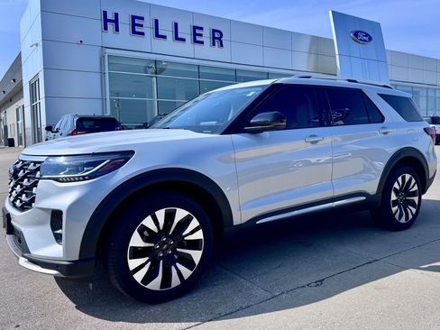 Used 2025 Ford Explorer Platinum w/ LUX Leather Package AWD/4WD image 3