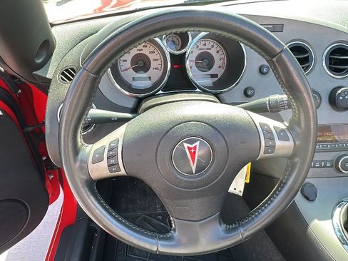Used 2006 Pontiac Solstice Convertible w/ Premium Package RWD image 10