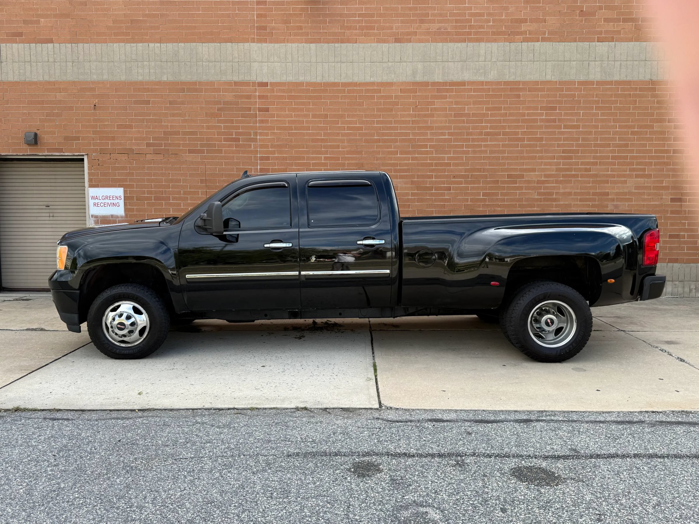 Used 2013 GMC Sierra 3500 Denali AWD/4WD image 6