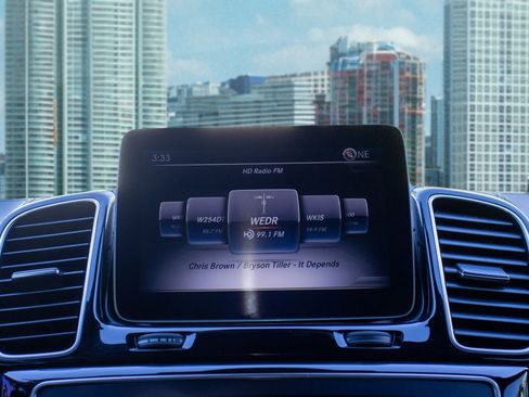 Used 2018 Mercedes-Benz GLE 43 AMG 4MATIC Coupe w/ Premium 3 Package image 21