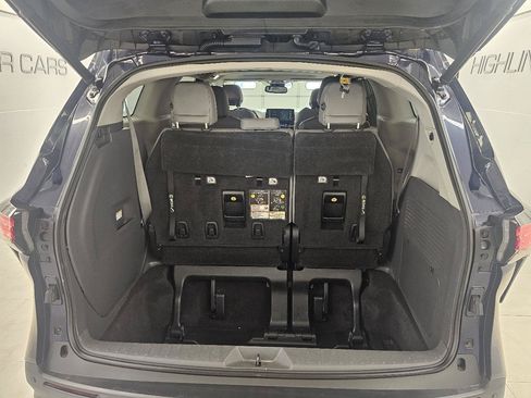 Used 2021 Toyota Sienna XLE w/ XLE Plus Package AWD/4WD image 17