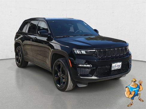 Used 2024 Jeep Grand Cherokee Limited w/ Black Appearance Package image 3