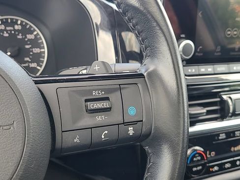 Used 2023 Nissan Pathfinder SV w/ SV Premium Package AWD/4WD image 19
