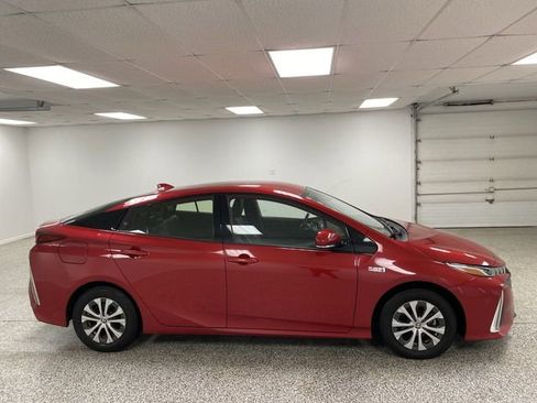 Used 2020 Toyota Prius Prime XLE image 62