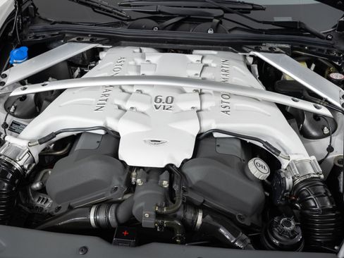 Used 2011 Aston Martin DBS Coupe RWD image 32
