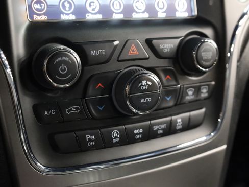 Used 2018 Jeep Grand Cherokee Altitude image 28