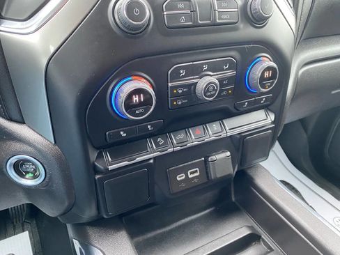 Used 2022 Chevrolet Silverado 1500 RST w/ Z71 Off-Road Package AWD/4WD image 19