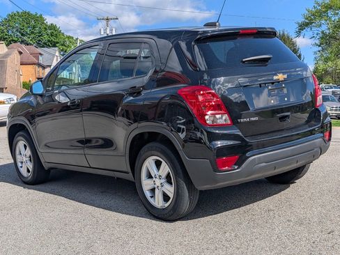 Used 2019 Chevrolet Trax LS w/ Tint and Cruise Package AWD/4WD image 5