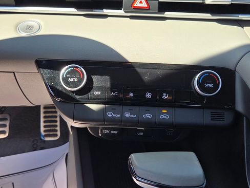Used 2025 Hyundai Elantra Sport image 19
