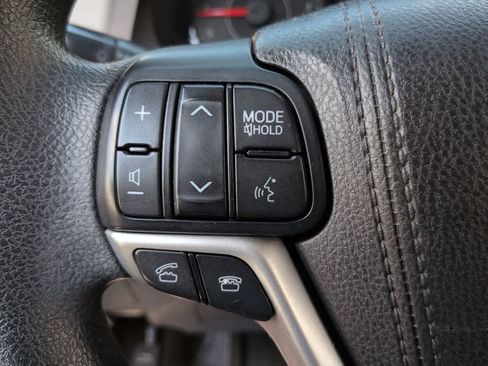 Used 2016 Toyota Sienna LE FWD image 23