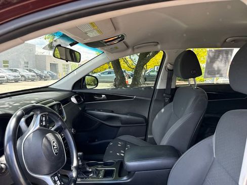 Used 2020 Kia Sorento LX w/ LX I4 Convenience Package AWD/4WD image 11