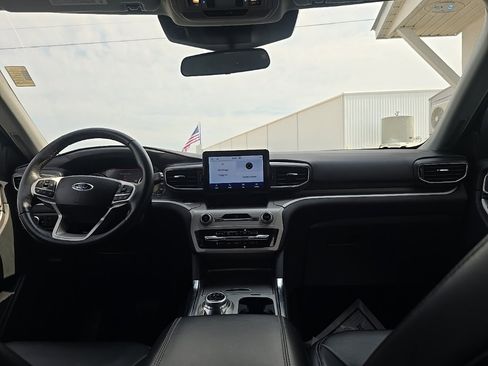 Used 2023 Ford Explorer XLT w/ Equipment Group 202A image 25