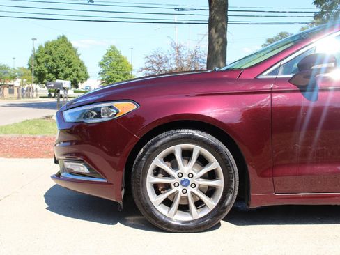 Used 2017 Ford Fusion SE w/ Fusion SE Technology Package FWD image 43