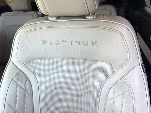 Used 2019 Ford Explorer Platinum AWD/4WD image 29