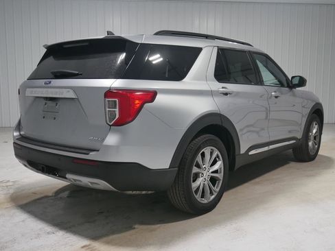 Certified 2023 Ford Explorer XLT w/ Equipment Group 202A image 5