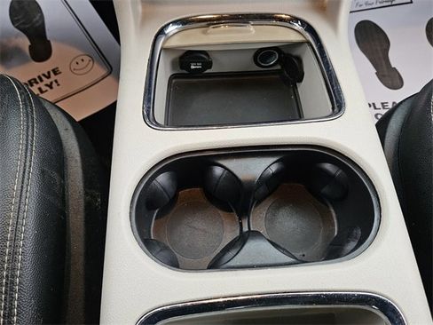 Used 2019 Dodge Grand Caravan SXT image 19