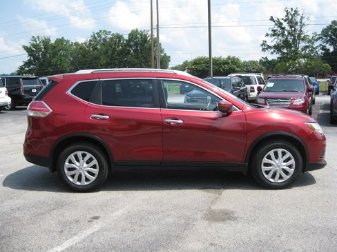 Used 2016 Nissan Rogue S w/ Appearance Package FWD image 5