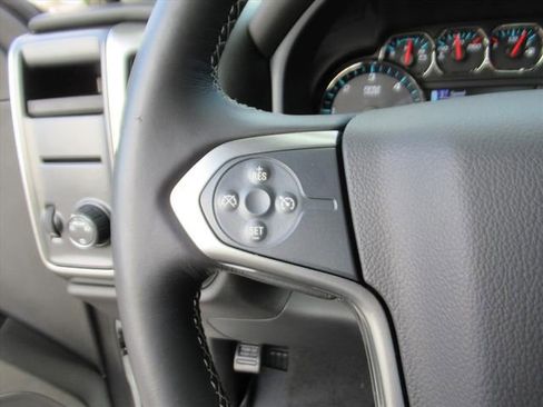 Used 2018 Chevrolet Silverado 1500 LT image 19