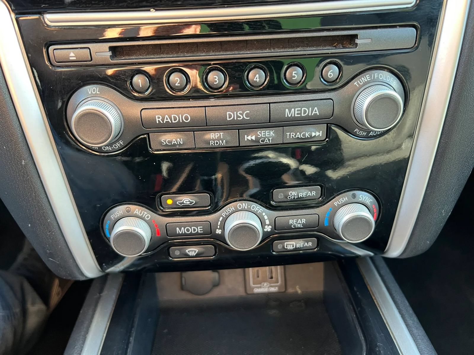 Used 2019 Nissan Pathfinder SV FWD image 20