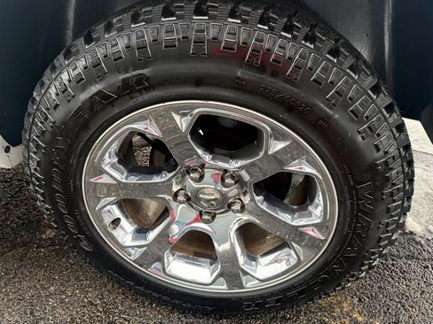 Used 2015 RAM 1500 Laramie w/ Convenience Group image 8