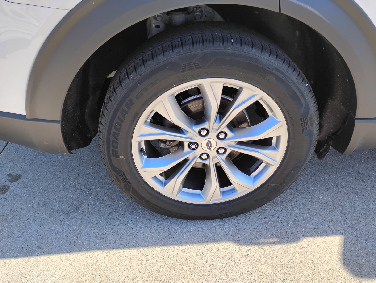 Used 2020 Ford Explorer XLT w/ Equipment Group 202A AWD/4WD image 33