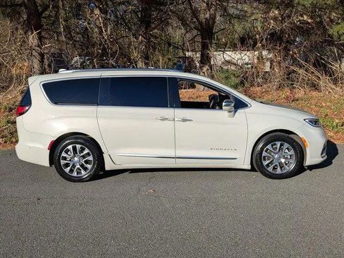 Certified 2021 Chrysler Pacifica Pinnacle image 7