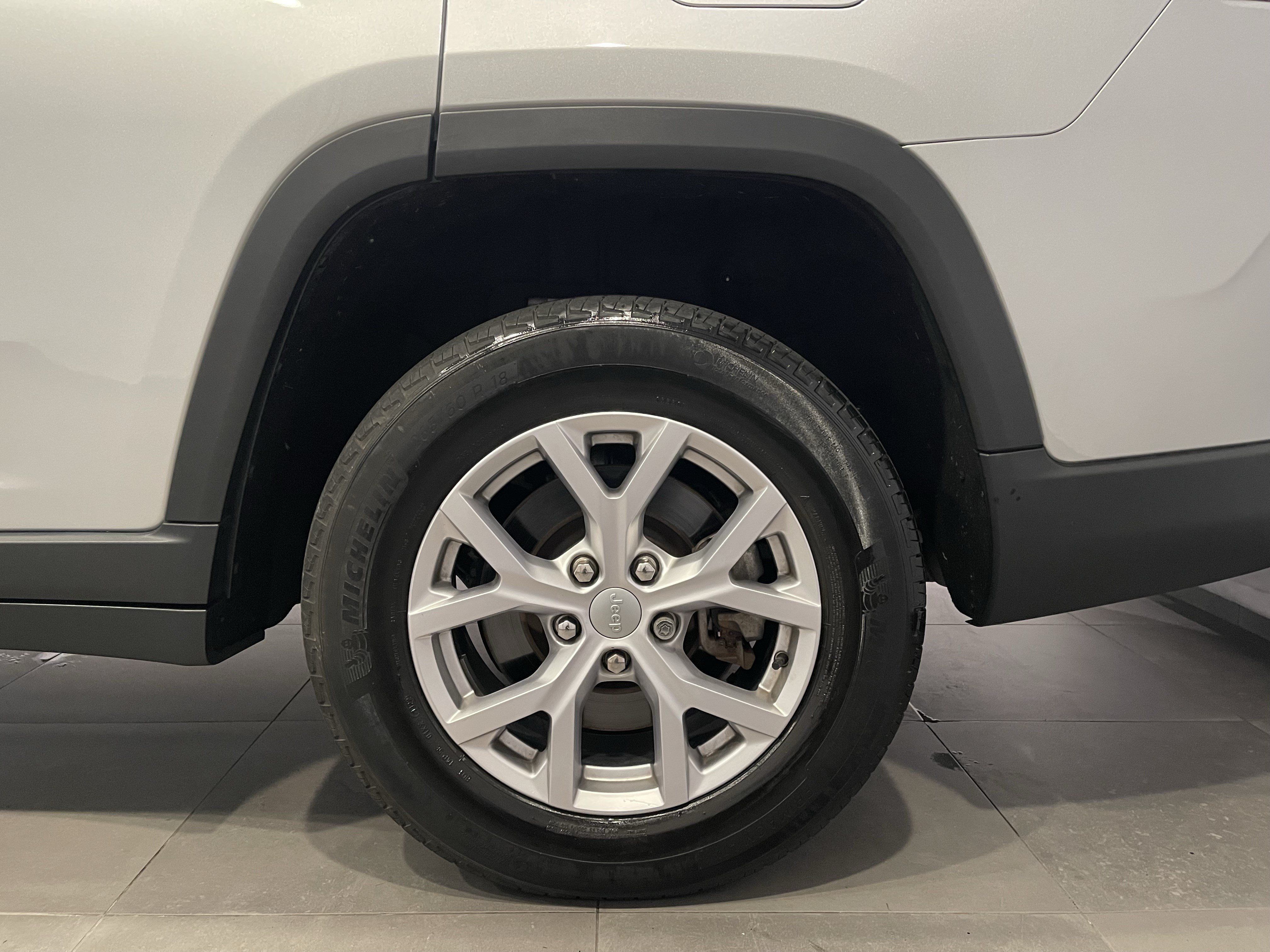 Used 2022 Jeep Grand Cherokee L Limited AWD/4WD image 8