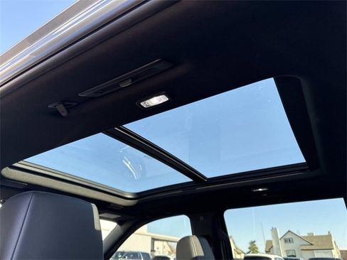 Used 2022 Cadillac Escalade ESV Sport w/ Touring Package image 21