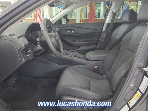 Used 2025 Honda Accord SE image 7