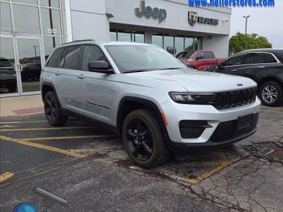 Used 2023 Jeep Grand Cherokee Altitude