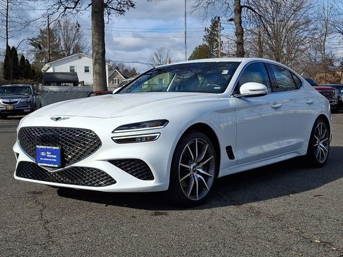 Used 2023 Genesis G70 2.0T image 3