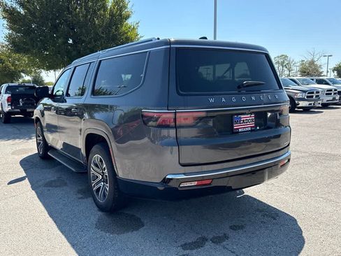 Used 2024 Jeep Wagoneer L Series II w/ Flexible Seating Group AWD/4WD image 3