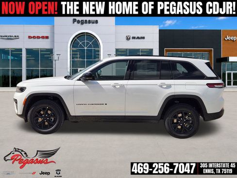 New 2026 Jeep Grand Cherokee Altitude AWD/4WD image 3