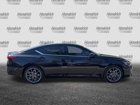 Used 2024 Nissan Altima 2.0 SR FWD image 11