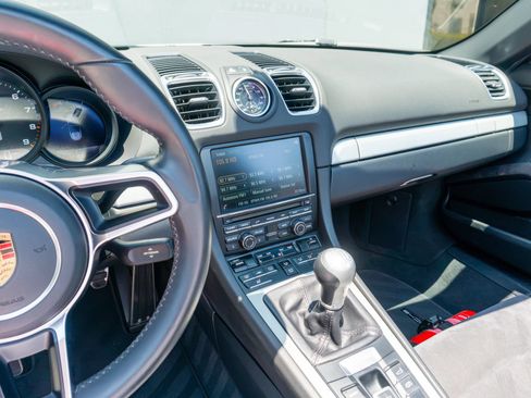 Used 2016 Porsche Boxster Spyder RWD image 63