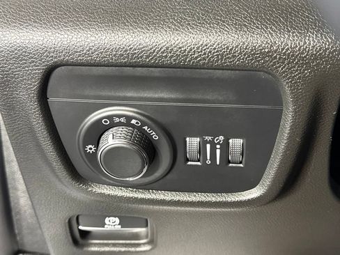 Certified 2023 Jeep Grand Cherokee Altitude AWD/4WD image 30