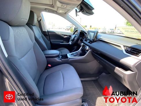 Certified 2022 Toyota RAV4 XLE w/ Convenience Package AWD/4WD image 16